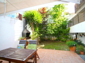Apartamento acogedor con gran patio-jardín, a 300m de la playa de la Farella, Llançà. - ES-228-190